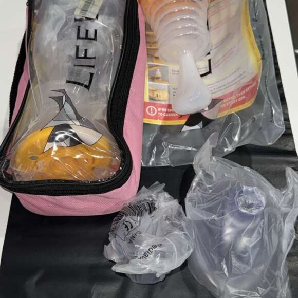 2 PACKS - NEW LifeVac Pink Travel SET - Perfect Gift Set NEW IN BOX - Picture 3 of 9